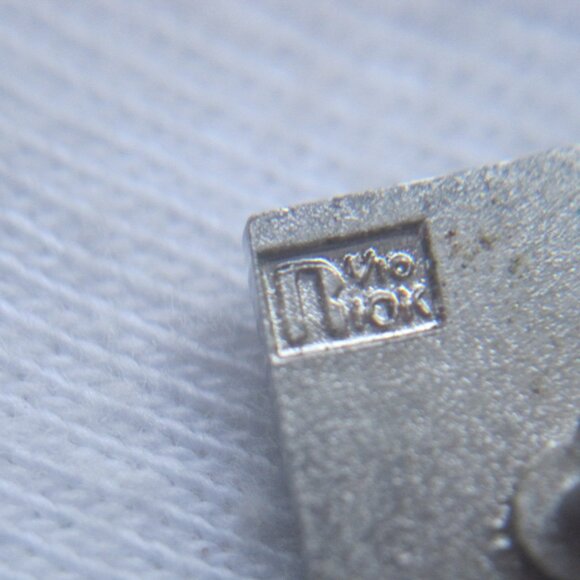 1/10th 10K Gold General Motors Blue Gem Stone 3 Year Service Award Pin - Picture 3 of 4